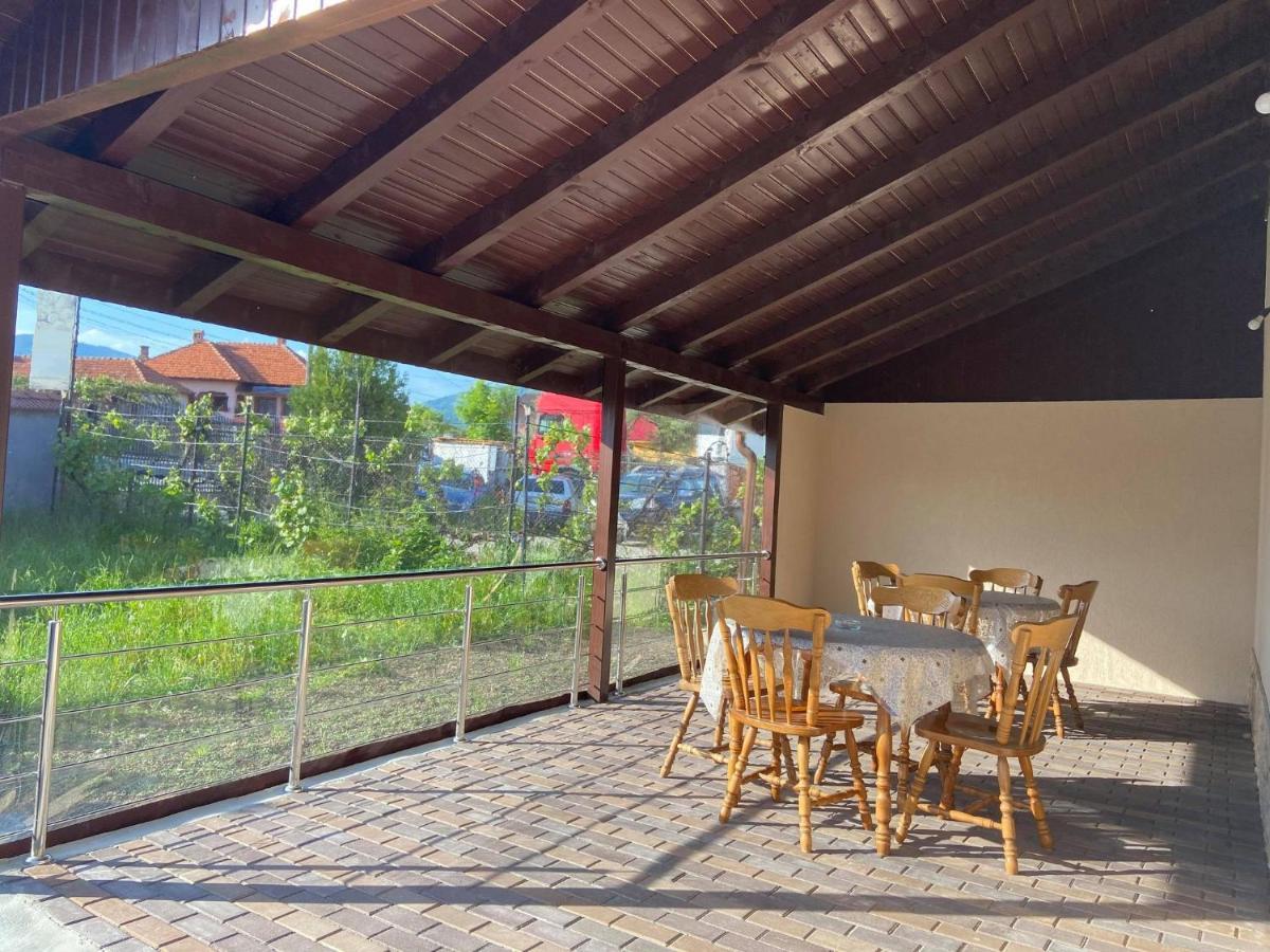 Pensiunea Casa Deny Novaci-Straini Exterior photo
